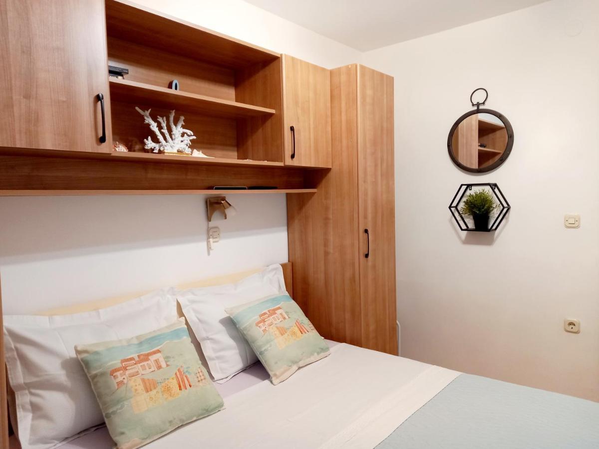Apartment Megi In Supetar Historical Core Kültér fotó